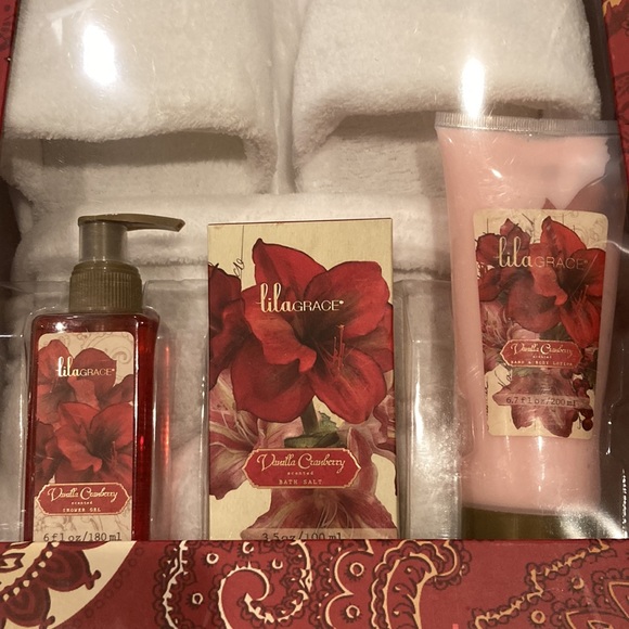 Lila Grace Spa Bath Gift Set - Picture 2 of 2